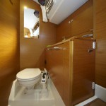 Jeanneau 439 Bathroom