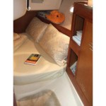 Hunter 310 Free Bird Cabin