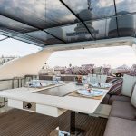 Leopard 32 Flybridge